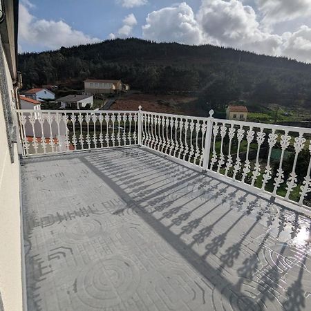 Vivienda Turistica Vacacional Maricarmen Hotel Arou Exterior photo