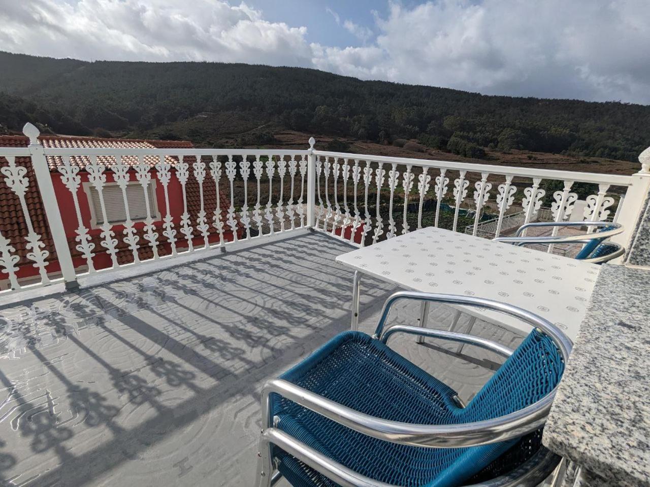 Vivienda Turistica Vacacional Maricarmen Hotel Arou Exterior photo