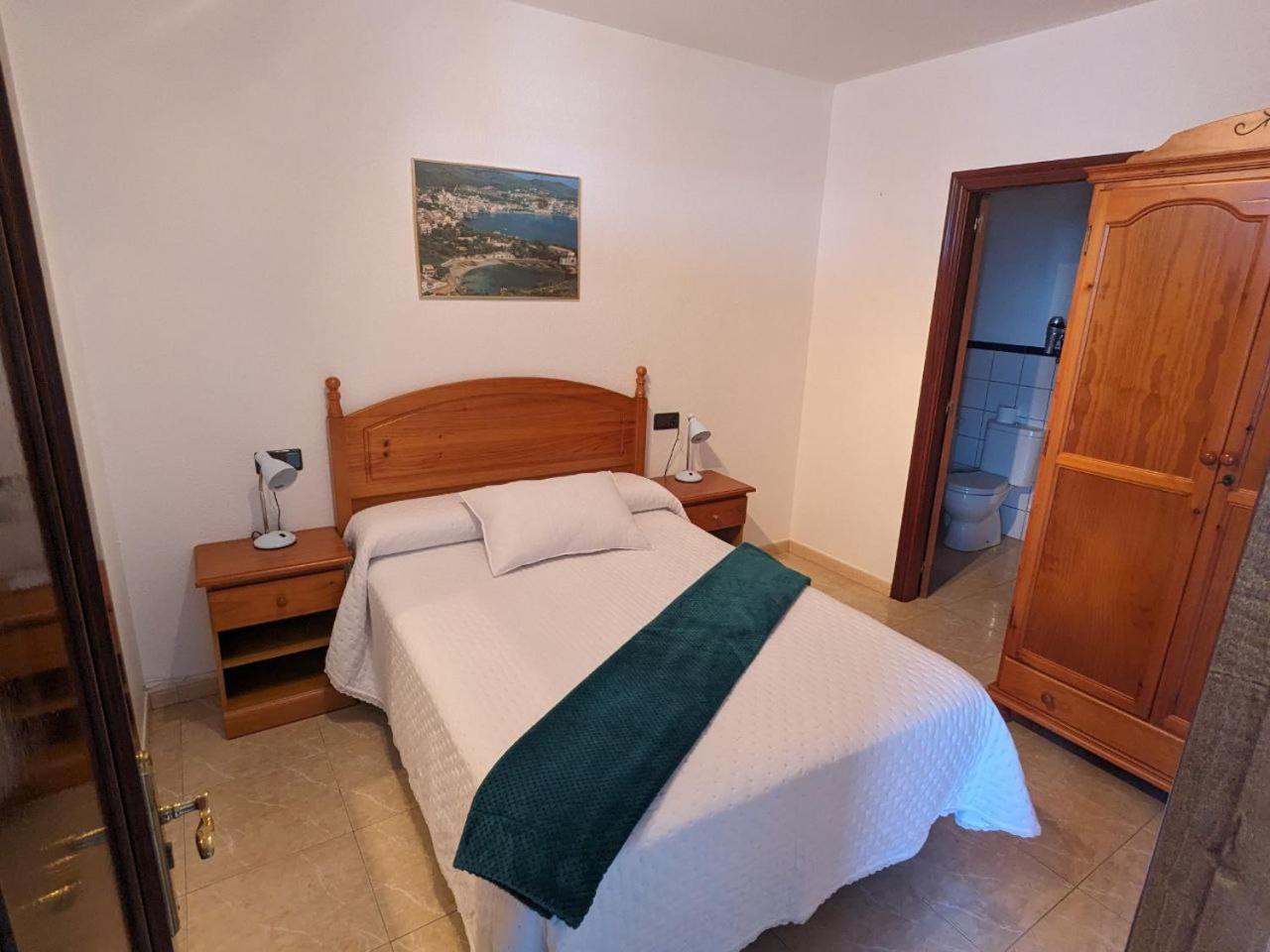 Vivienda Turistica Vacacional Maricarmen Hotel Arou Exterior photo