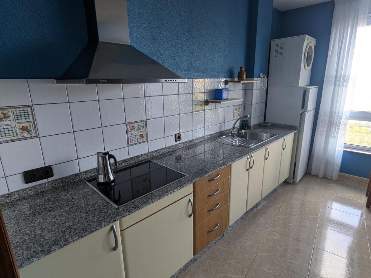 Vivienda Turistica Vacacional Maricarmen Hotel Arou Exterior photo