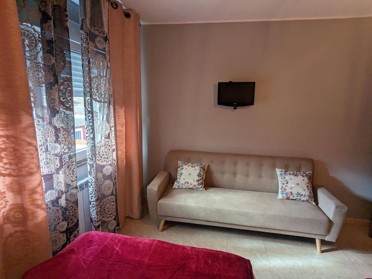 Vivienda Turistica Vacacional Maricarmen Hotel Arou Exterior photo